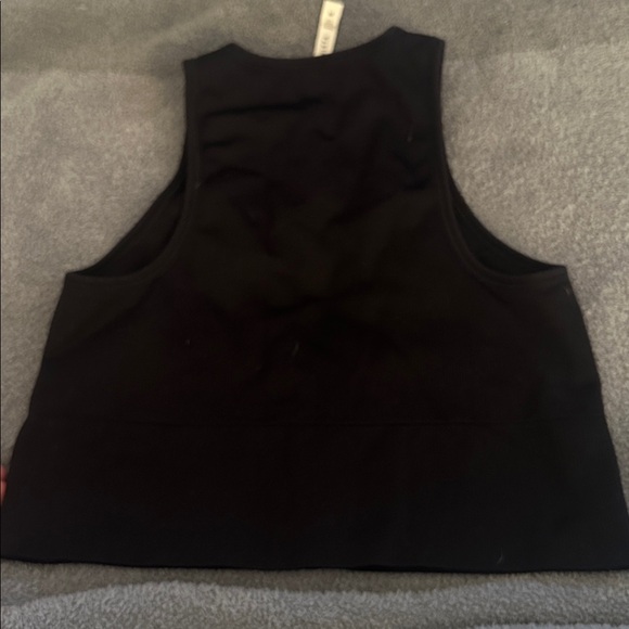 Athleta Black V-Neck Crop ribbed top. Medium GUC - Picture 4 of 4